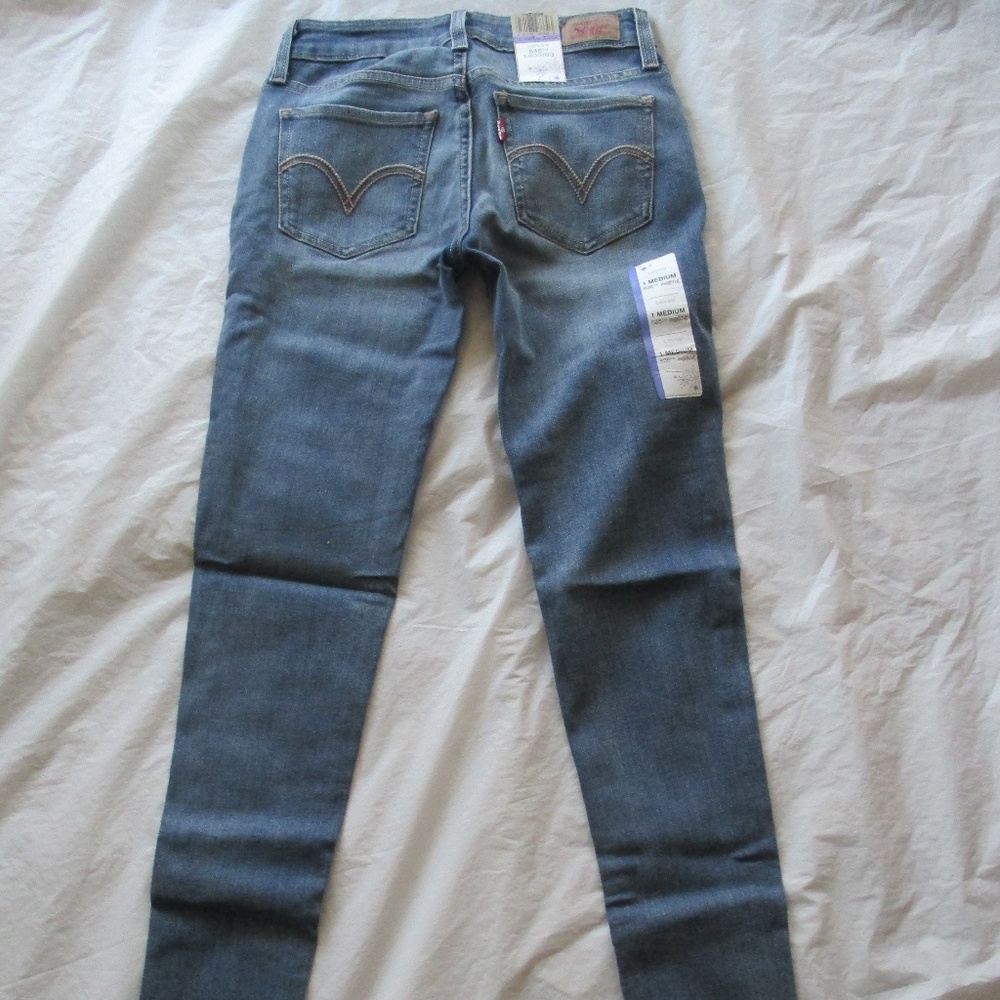 Levi’s 535 Leggings 119970036 Jeans Color Medium Blue Brand New with Tags